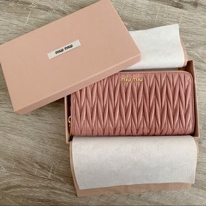 Brand new! Miu Miu Matelasse’ lux pink Wallet